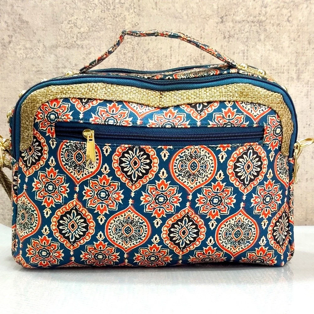 Unique Square Sling - Picture 2 of 3